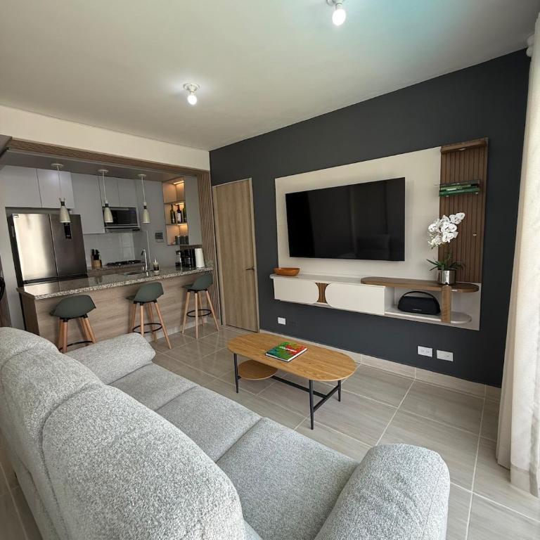 Coastal Comfort Trevi 2BR 2BA - Two-Bedroom Apartment - 4