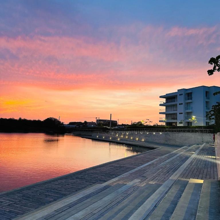 Coastal Comfort Trevi 2BR 2BA - Two-Bedroom Apartment - 14