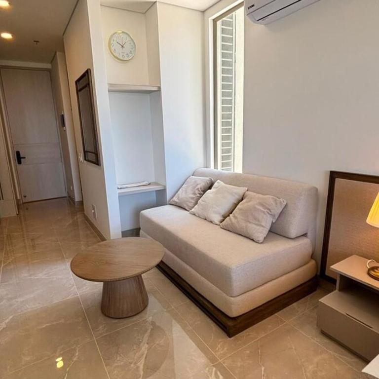 Apartamento Con Balcón y Vista Lateral Al Mar - Apartamento de 2 dormitorios - 8