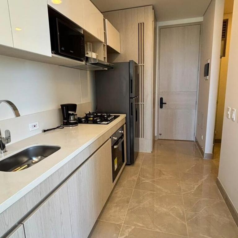 Apartamento Con Balcón y Vista Lateral Al Mar - Apartamento de 2 dormitorios - 11