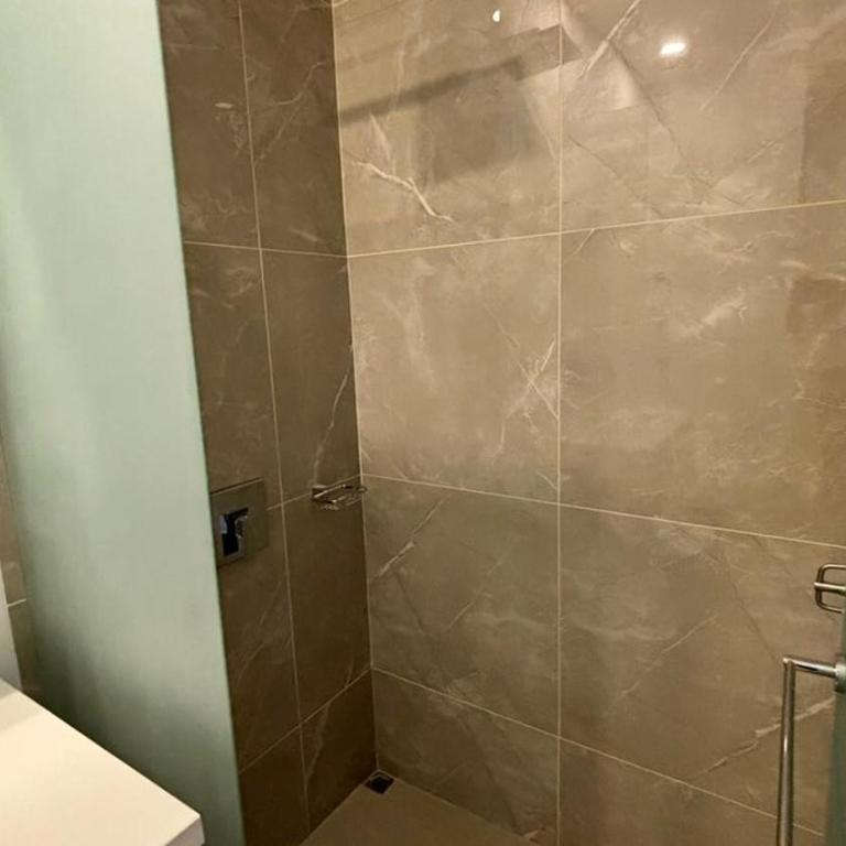 Apartamento Con Balcón y Vista Lateral Al Mar - Apartamento de 2 dormitorios - 14