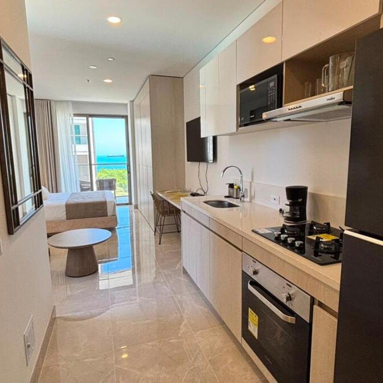 Apartamento Con Balcón y Vista Lateral Al Mar - Apartamento de 2 dormitorios - 12