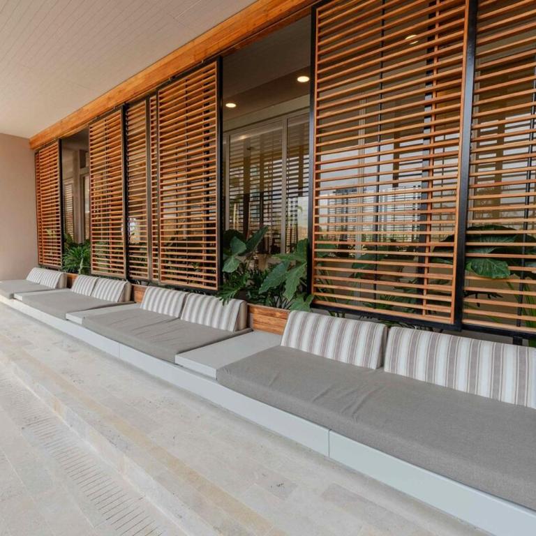 Apartamento Con Balcón y Vista Lateral Al Mar - Apartamento de 2 dormitorios - 50