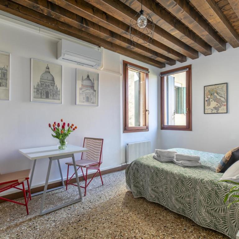  - Room #1715996501 - 1