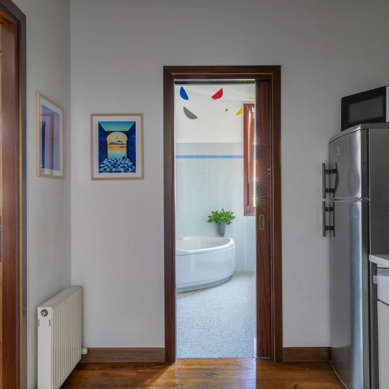  - Room #1715996501 - 12