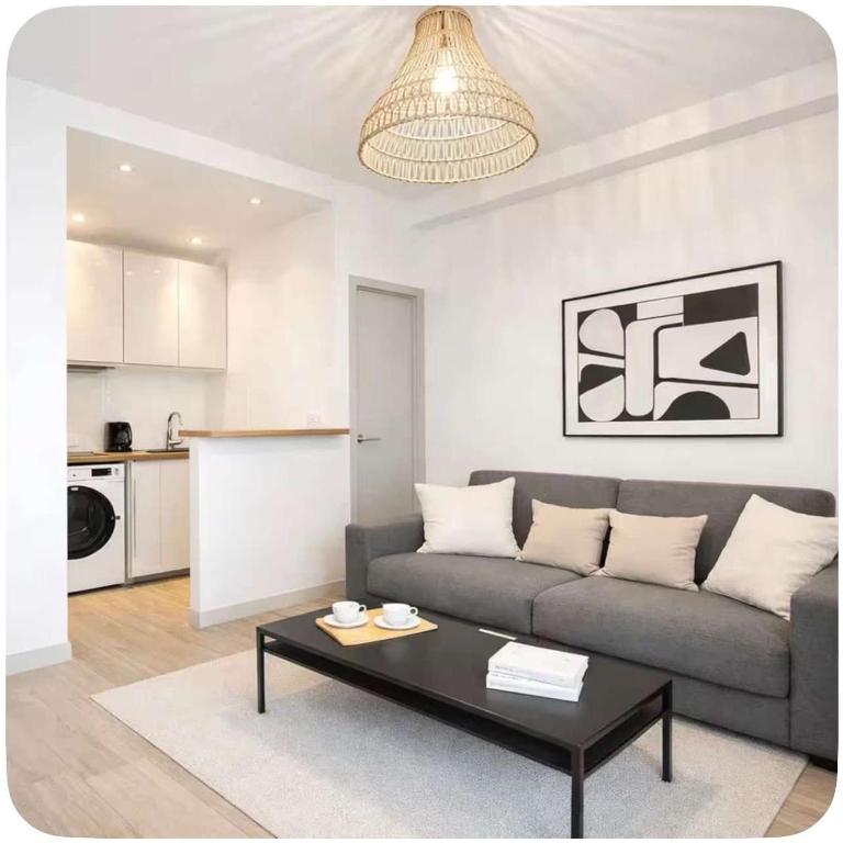 Chic Apartment in Passy Steps from the Seine & Trocadero - Appartement - 10