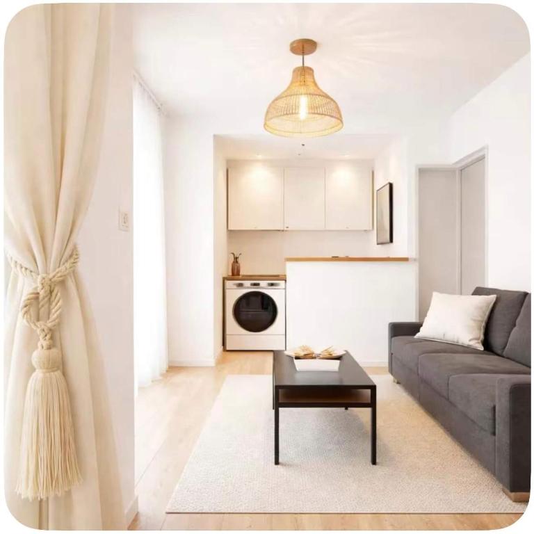 Chic Apartment in Passy Steps from the Seine & Trocadero - Appartement - 2