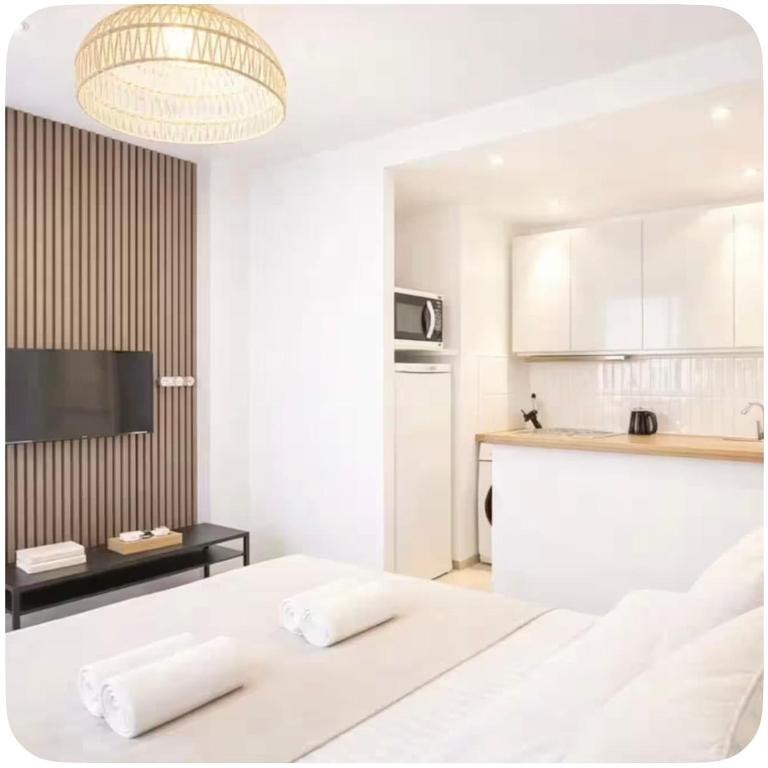 Chic Apartment in Passy Steps from the Seine & Trocadero - Appartement - 4