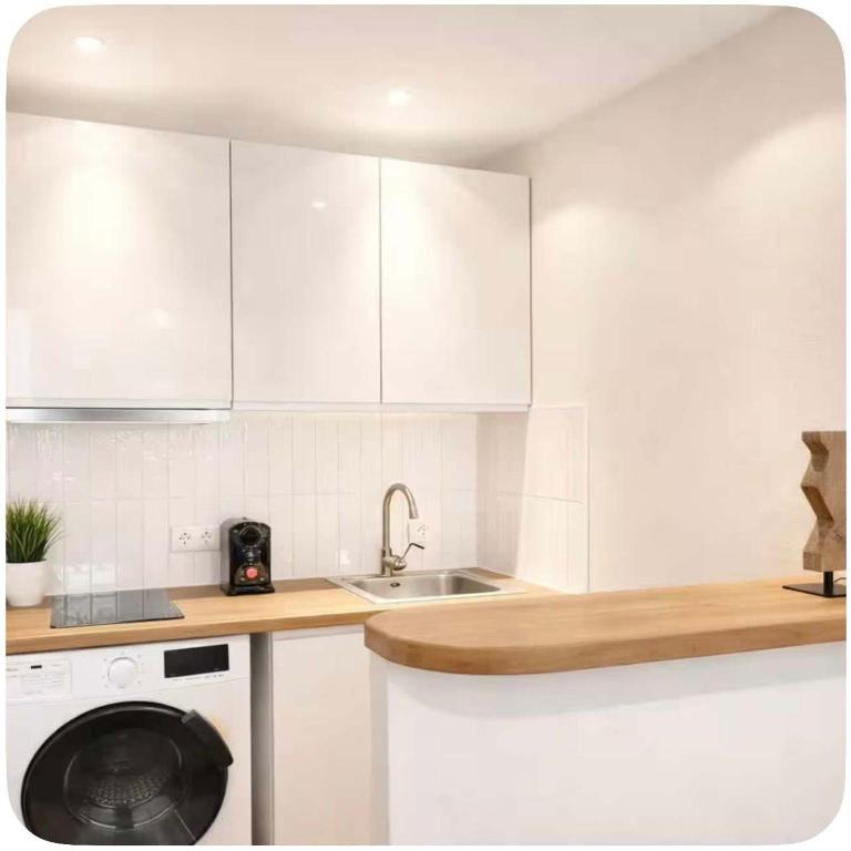 Chic Apartment in Passy Steps from the Seine & Trocadero - Appartement - 18