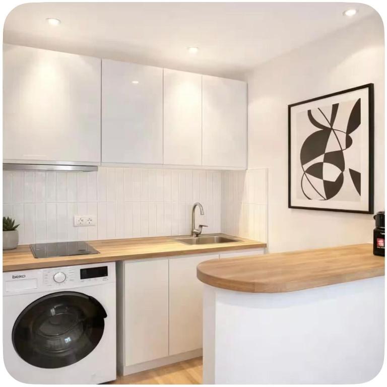 Chic Apartment in Passy Steps from the Seine & Trocadero - Appartement - 5