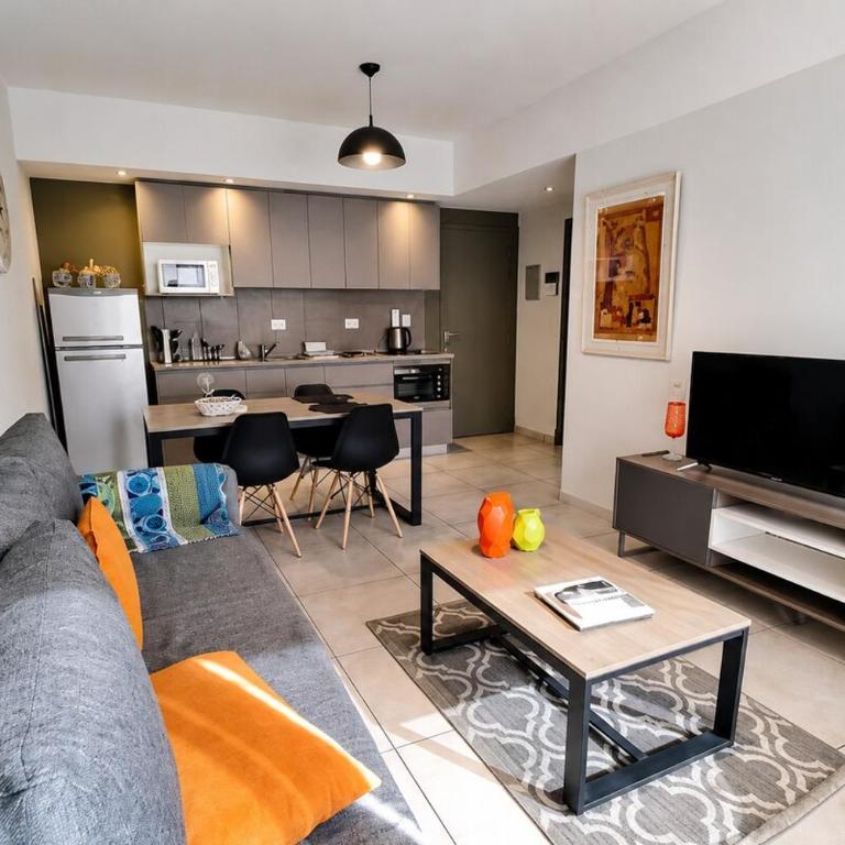  - Room #1716004701 - 1
