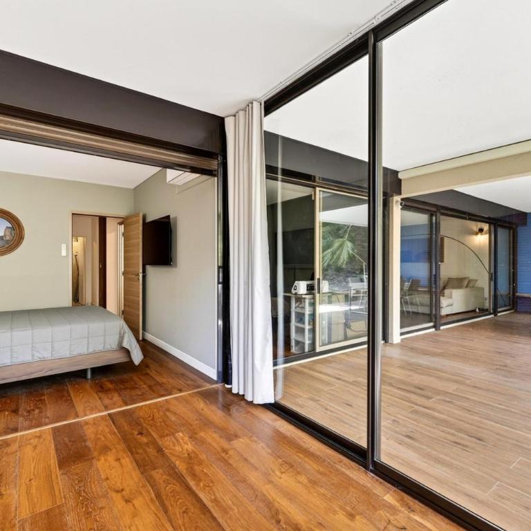 - Room #1715980601 - 4