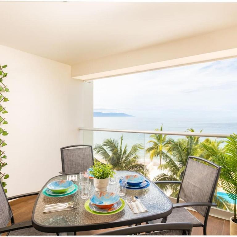 Serene Beachfront Escape Includes Delicious Breakfast - One-Bedroom Apartment - 8