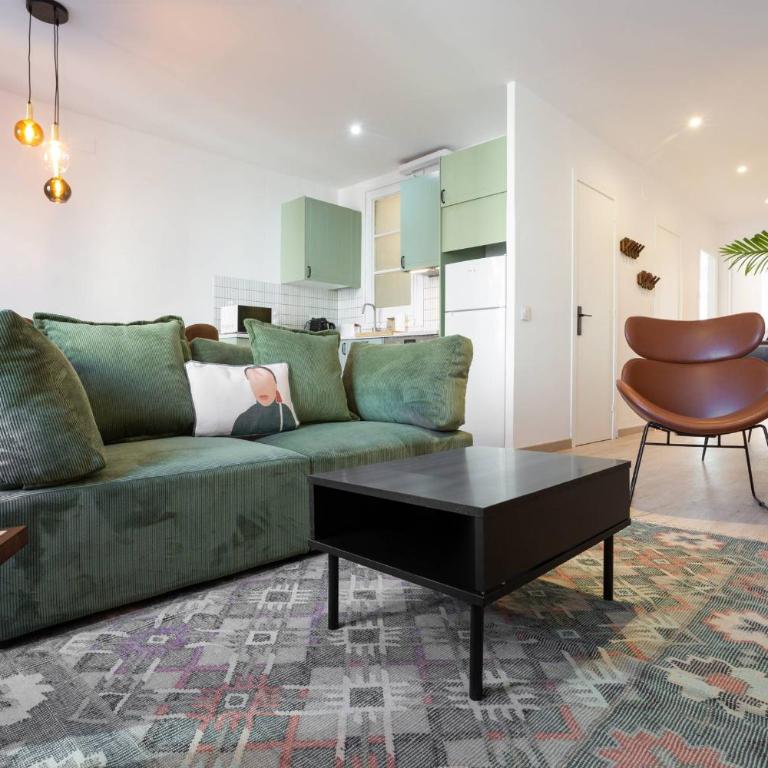 11CRC1037 Newly decorated Flat near Sants Station - Apartamento con balcón - 1