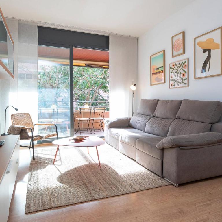 11JOG1036 - Huge bright flat near Train Station - Apartment - 1