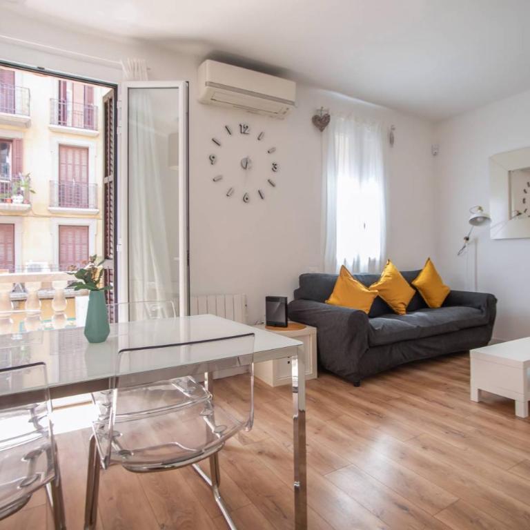 P2VIIV1042 Modern & Cozy Apartment Poble Sec - Apartamento con balcón - 1