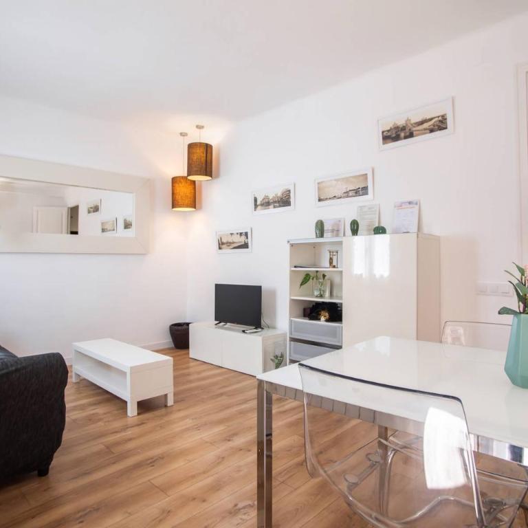 P2VIIV1042 Modern & Cozy Apartment Poble Sec - Apartamento con balcón - 2