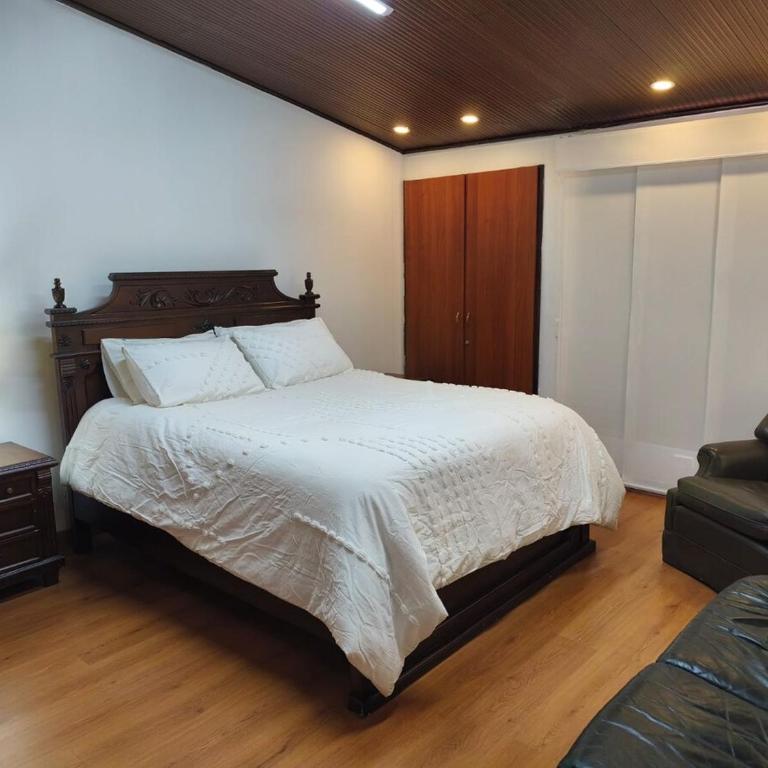 Furnished Luxury House Bogota - Casa con 1 dormitorio - 5
