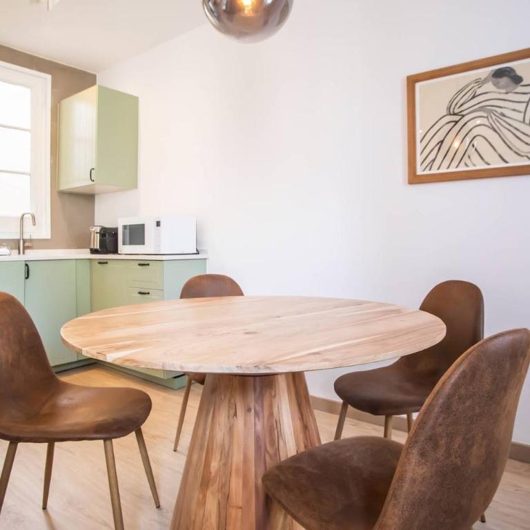 22CRC1039 Exquisite Apartment near the City Center - Apartment - 17