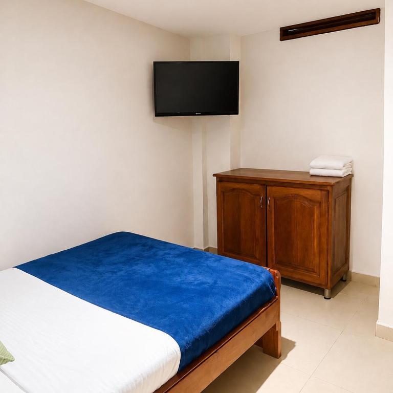 Hotel Jardin de Rosas - Double Room with Private Bathroom - 1