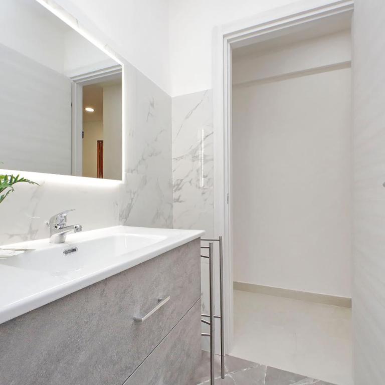 Attico di Design · Vista San Pietro · 3 Camere - Appartement 3 Chambres - 39