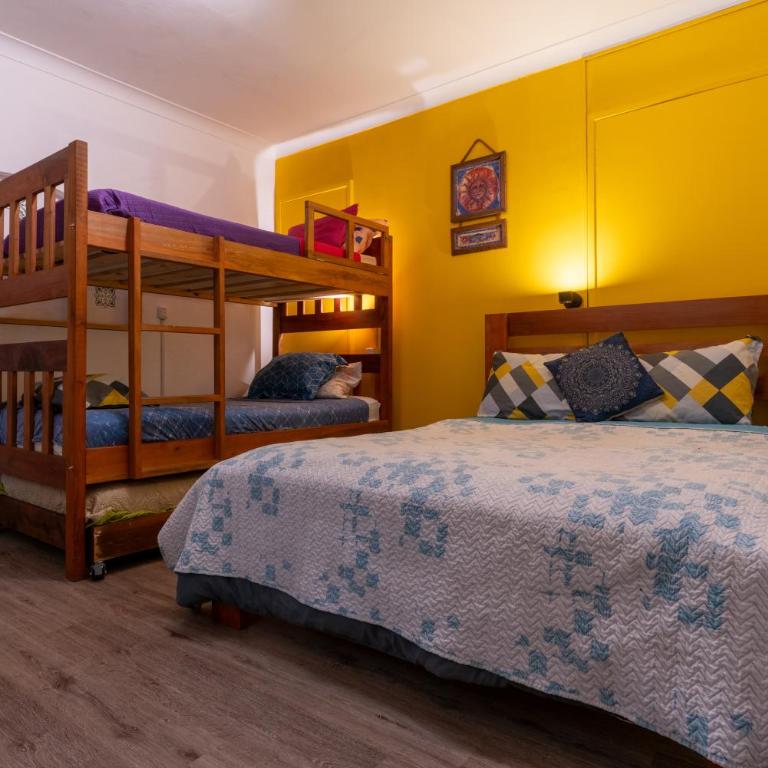 Hostal La Casa del Puente - Habitación Cuádruple con baño privado - 4