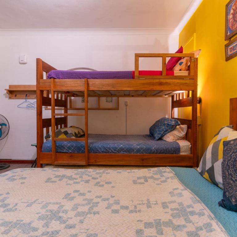 Hostal La Casa del Puente - Habitación Cuádruple con baño privado - 5