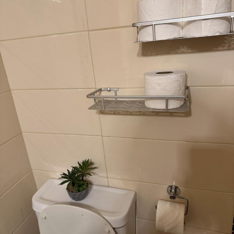  - Room #1716050401 - 30