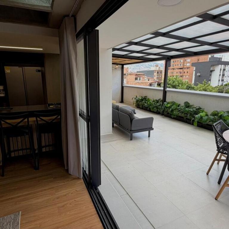 Jacuzzi privado Terraza 40m Tranvía Medellín - Apartamento de 2 dormitorios - 31