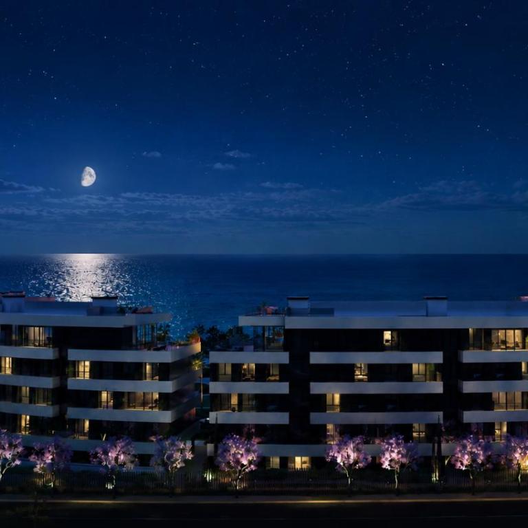 LolaBeachfront - Indoor Heated Pool & Spa - Premium Gym - Private Garden - 5 min Train to Airport - Deluxe Apartment mit 1 Schlafzimmer und Gartenblick - 17