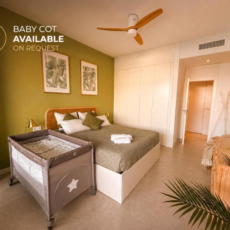 LolaBeachfront - Indoor Heated Pool & Spa - Premium Gym - Private Garden - 5 min Train to Airport - Deluxe Apartment mit 1 Schlafzimmer und Gartenblick - 24