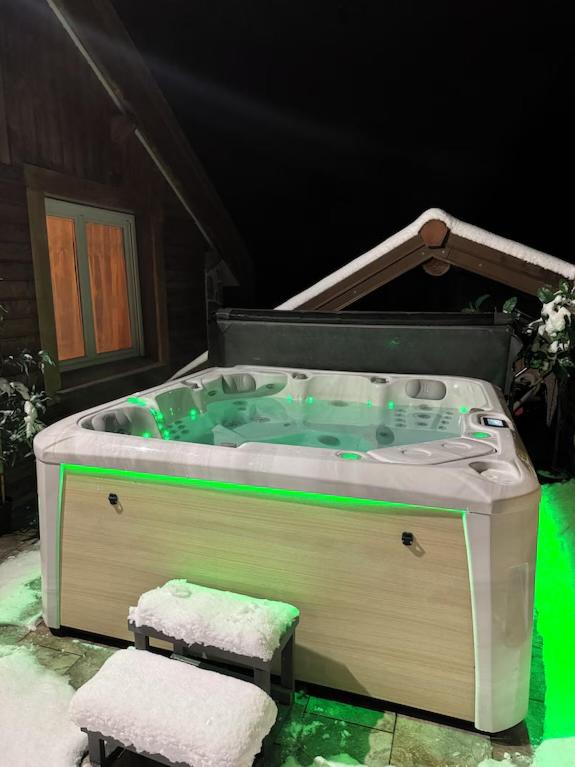 Charmant chalet 10 pers SPA 5 pers station ski 4 stars - Chalet - 19