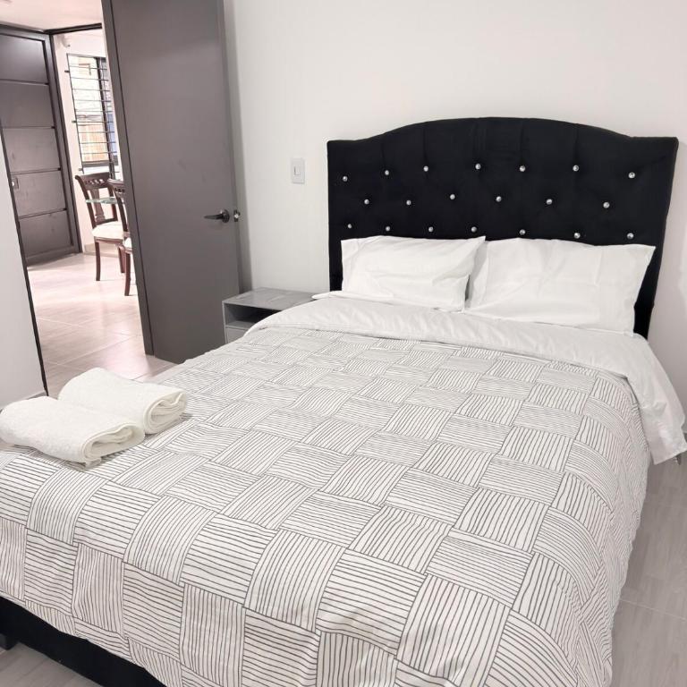 Apto acogedor cerca a tres centros comerciales - Apartamento de 2 dormitorios - 1