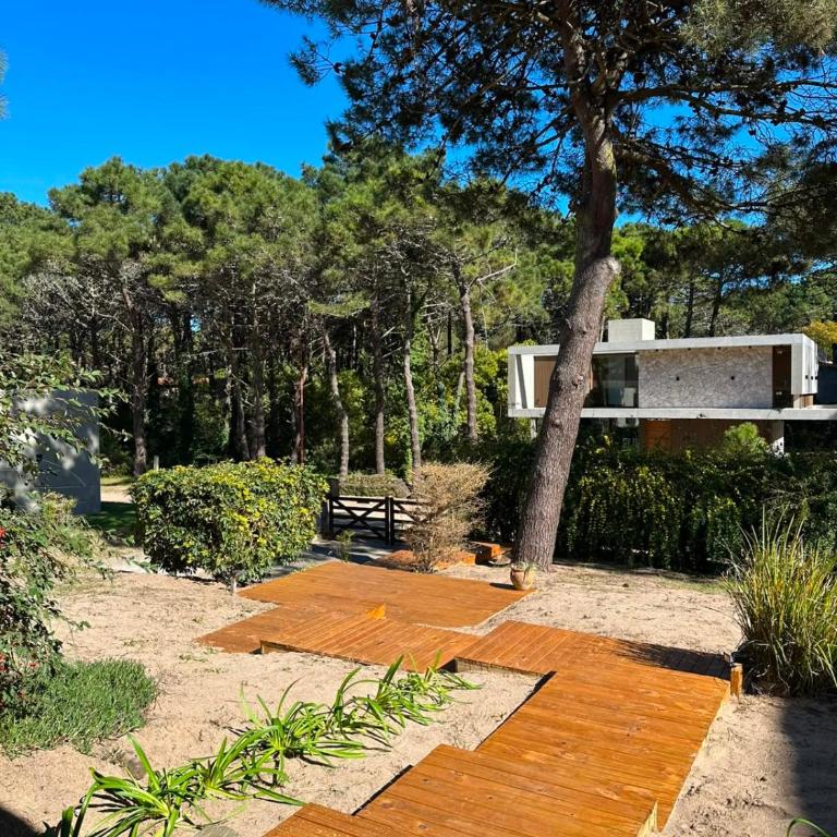 Casa amplia para 6 personas en Valeria del Mar - Three-Bedroom Home - 10