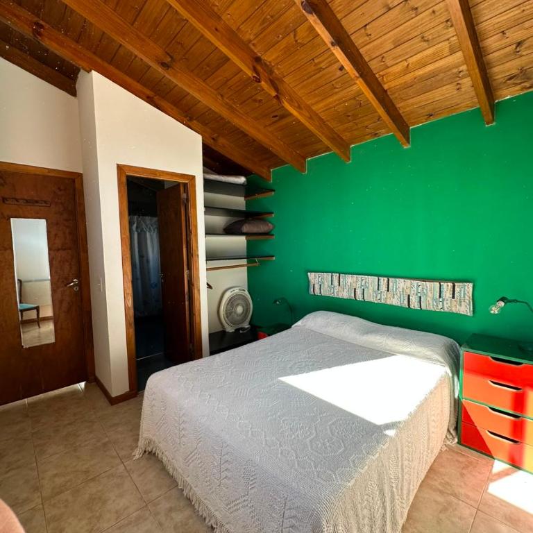Casa amplia para 6 personas en Valeria del Mar - Three-Bedroom Home - 13