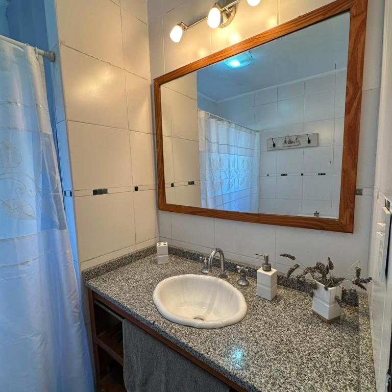 Casa amplia para 6 personas en Valeria del Mar - Three-Bedroom Home - 24
