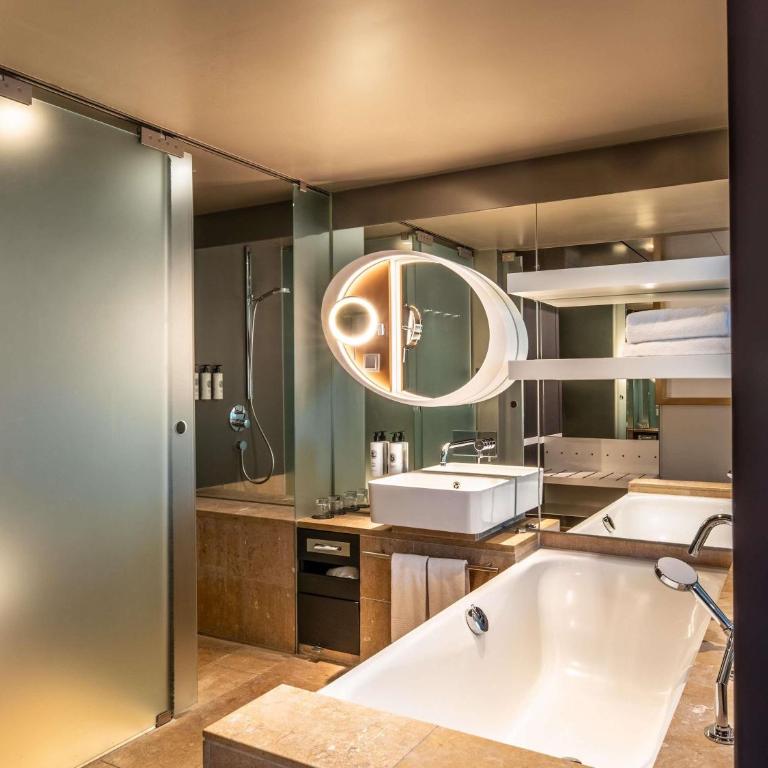 Sofitel Munich Bayerpost - 2 Habitaciones Familiares Luxury Comunicadas - 2