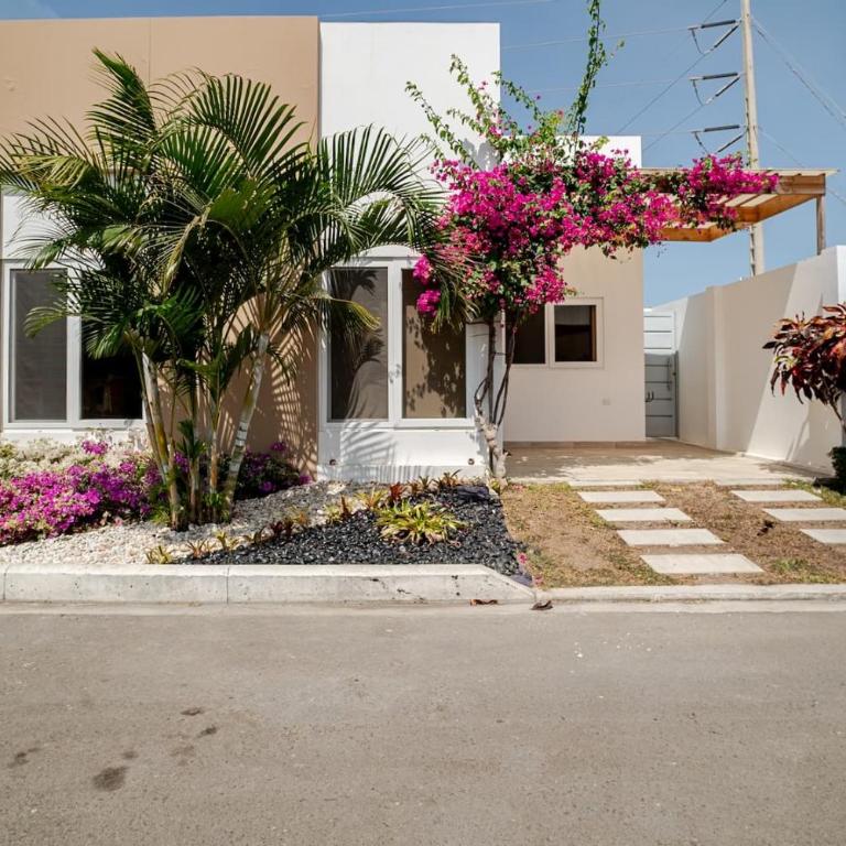 Casa de playa en exclusivo club, seguridad 24-7 - Villa - 41