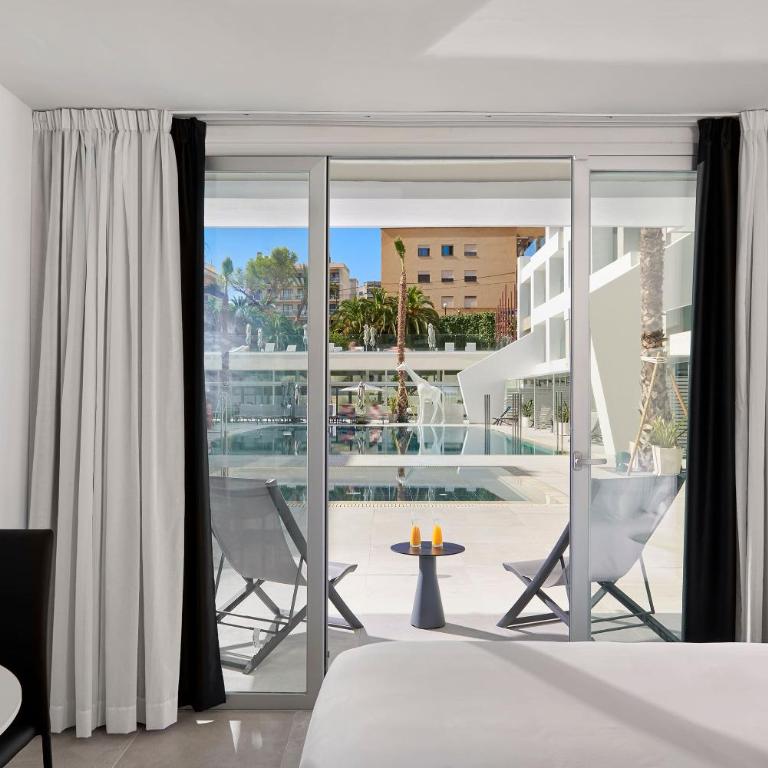 INNSiDE by Meliá Palma Bosque - The Innside Premium Room - Pool Solarium Access - 2