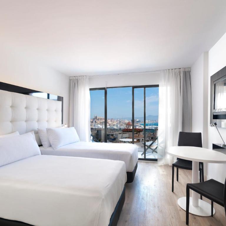 INNSiDE by Meliá Palma Bosque - The Innside Premium Room - Cathedral and Bay View - 3