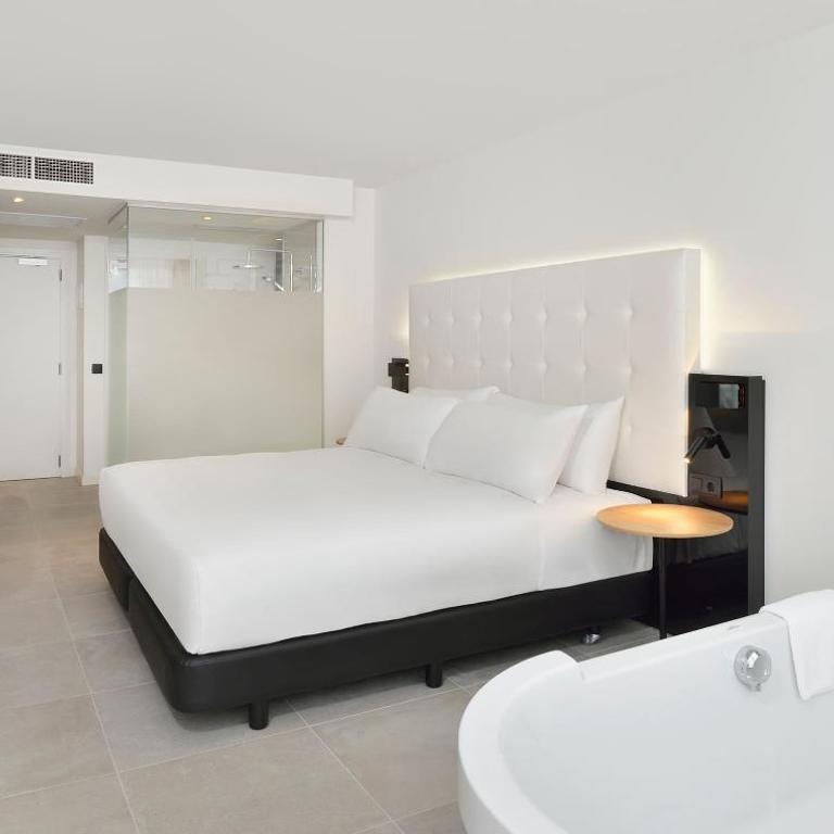 INNSiDE by Meliá Palma Bosque - Habitación Innside Premium con acceso directo a la piscina - 3