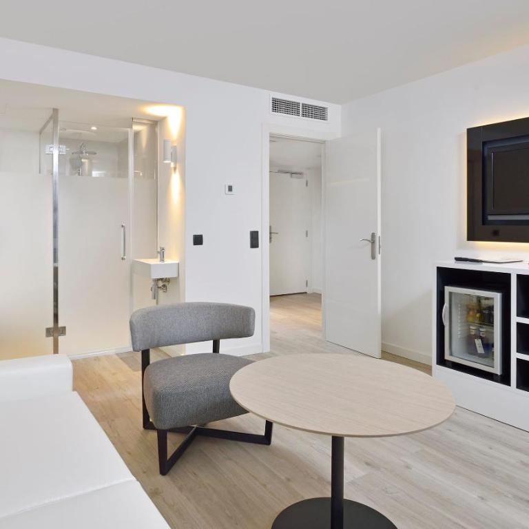 INNSiDE by Meliá Palma Bosque - The Townhouse - Pool View - 2
