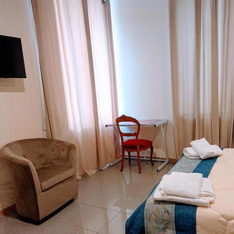 Affitta Camera 14 - Camera Tripla con Bagno Privato - 7