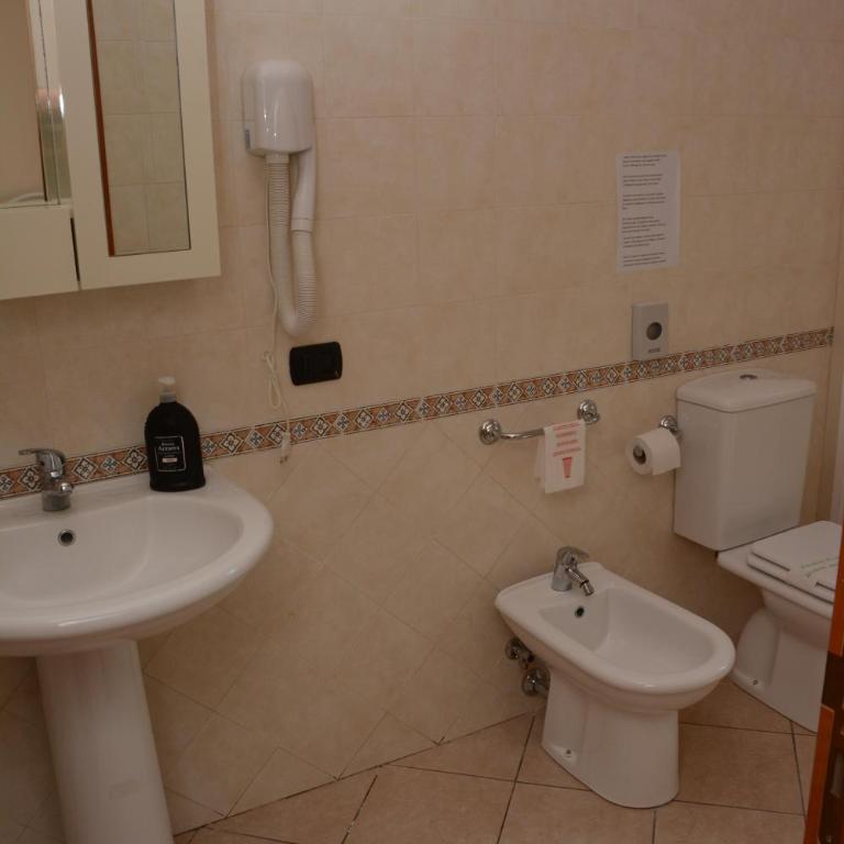 B&B Villa San Leonardo - Camera Quadrupla con Accesso Disabili - 7
