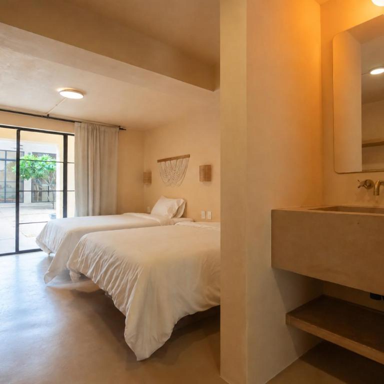 Casa Revo - One-Bedroom Apartment - 12