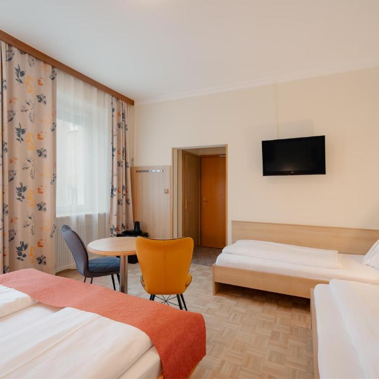 Adlerhof - Vierbettzimmer - 13
