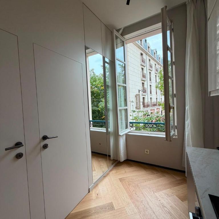 Chic Renovated apartment, Heart of Paris - Appartement 2 Chambres - 18