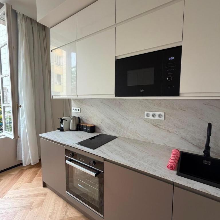 Chic Renovated apartment, Heart of Paris - Appartement 2 Chambres - 8