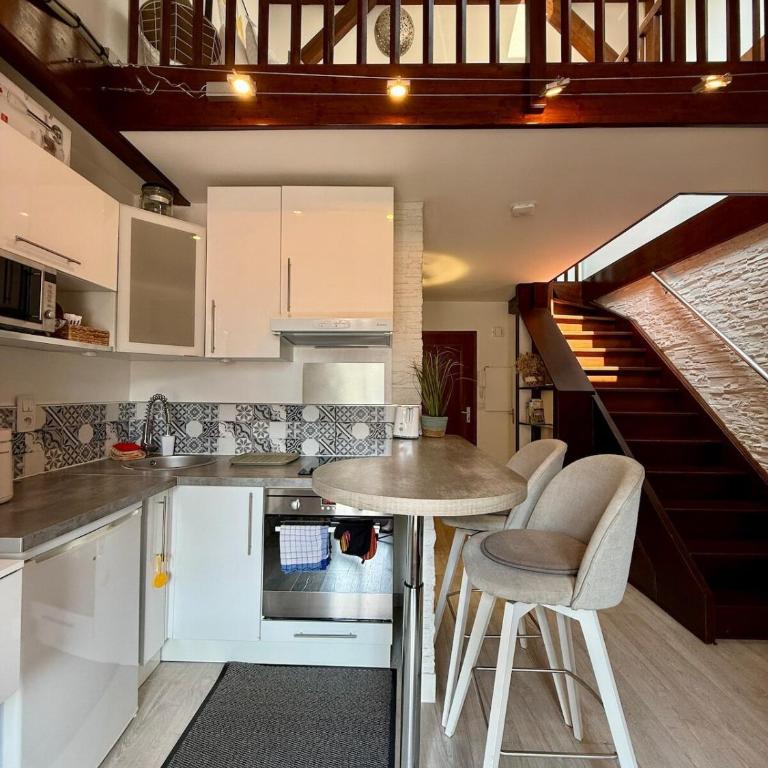 Le Duplex D'Hélène Cluses Centre Climatisé - Appartement 1 Chambre avec Balcon et Vue sur les Montagnes - 9