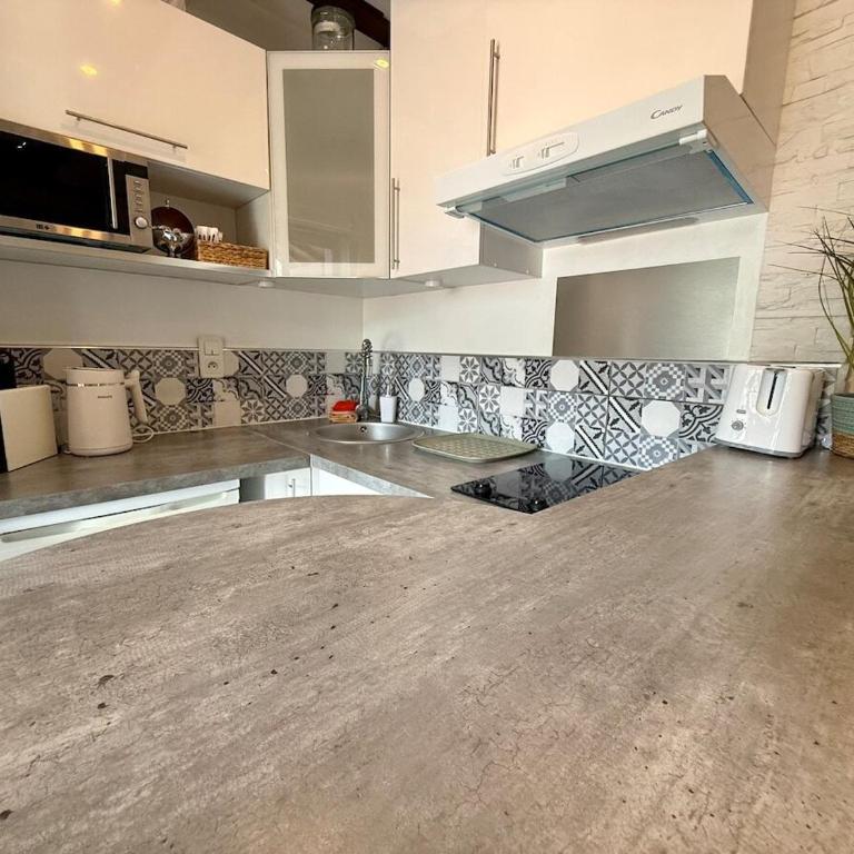 Le Duplex D'Hélène Cluses Centre Climatisé - Appartement 1 Chambre avec Balcon et Vue sur les Montagnes - 11